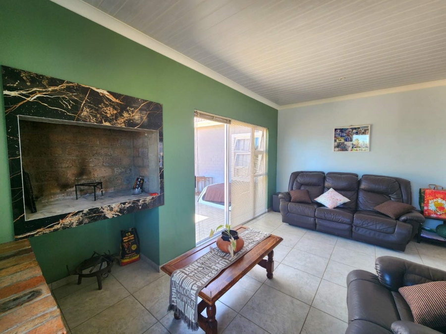 3 Bedroom Property for Sale in Tafelzicht Western Cape